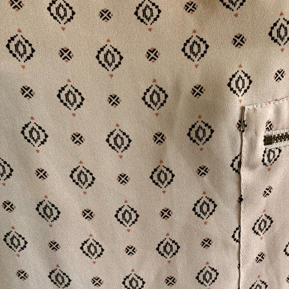 Maurices Keyhole Back Blouse - Picture 3 of 3